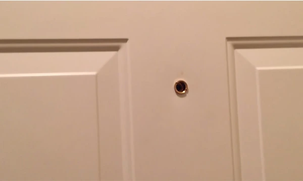How Long Does it Take to Replace a Peephole