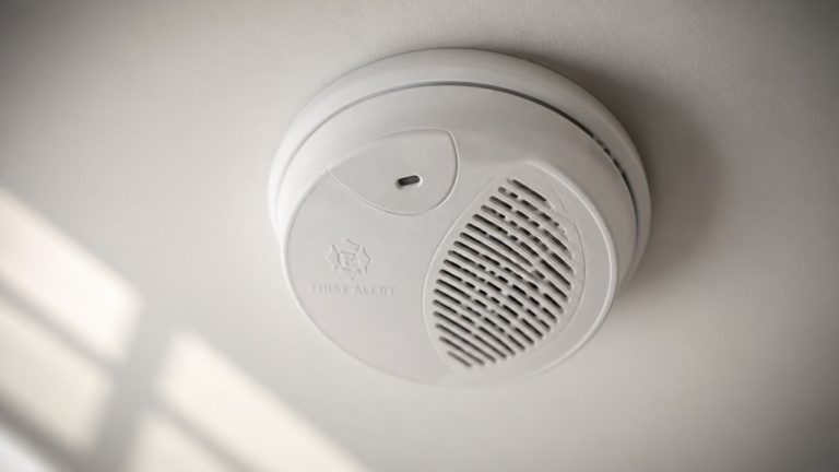 first alert smoke alarm