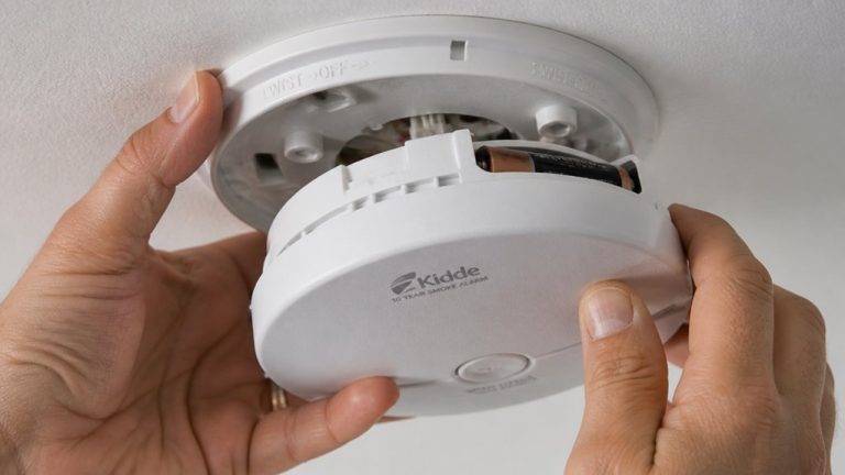 remove kidde smoke detector