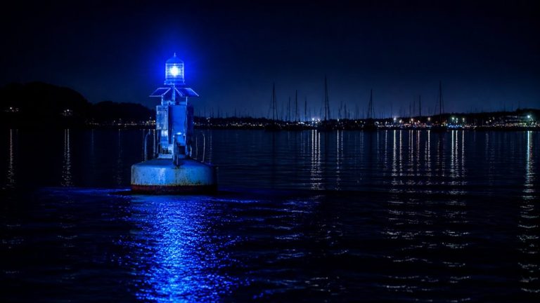 boat distress signal active